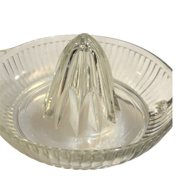 Vintage Clear Glass Ribbed Juicer Reamer - Picture 2 of 7